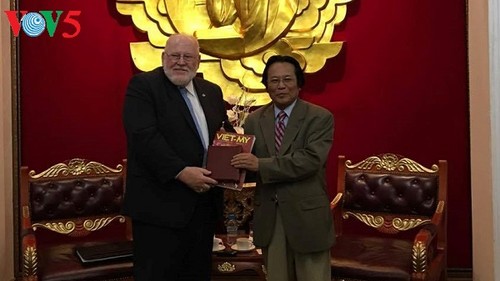 Глава Вьетнамо-американского общества принял делегацию организации ВЗВ - ảnh 1